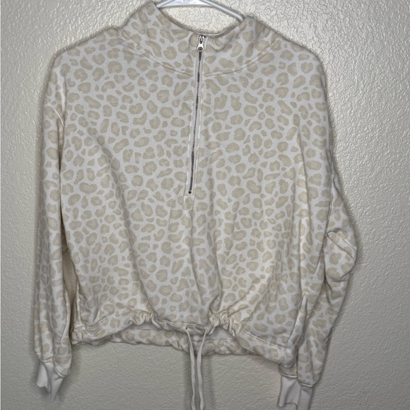 Old Navy Tops - Old Navy Women’s Cream Leopard Print Half Zip With Draw String Waist Size XS